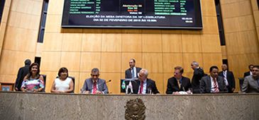 02022015mesa_diretora_c_20200308-132932_1.jpg