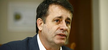 17082012_luciano_rezende_capa_louzad_20200308-141703_1.jpg